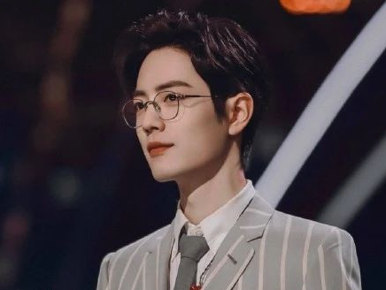 太会玩！肖战上综艺对张柏芝现场表白作画，遭张柏芝当众撕衣服