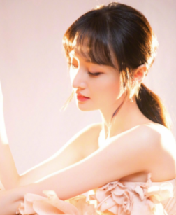 郑爽蝴蝶背性感惊艳 网友：仙女本仙