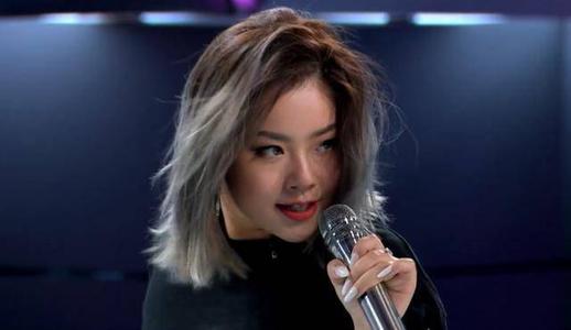 姐妹在行动！王菊为一线医护人员捐卫生巾安心裤