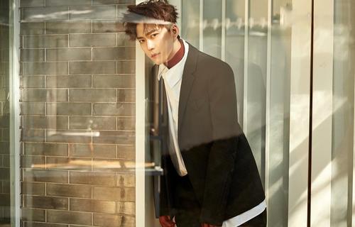 刘哲尔新剧正在热播 《谁都渴望遇见你》助攻升级