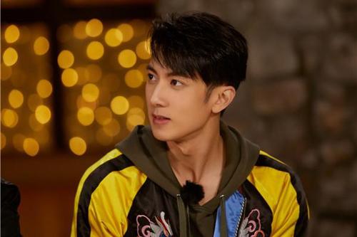 吴尊登杂志封面 畅谈事业家庭两全人生