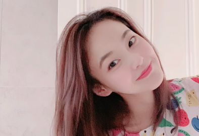 被粉丝土味情话表白？张佳宁甜美水果装彰显初春元气