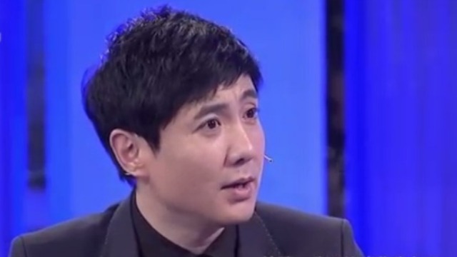 沈腾携妻儿参加聚会 王琦穿长裙腹部隆起疑怀二胎