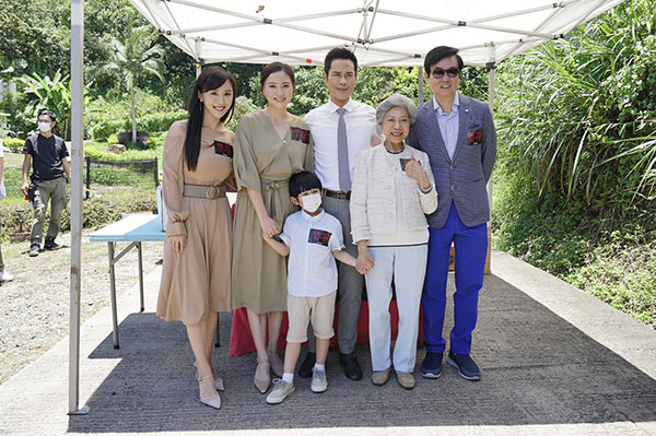 黄百鸣新片《焚身》开机 男女主角郑嘉颖、陈静亮相现场