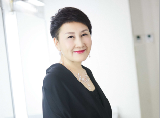 张凯丽徐涛联袂朗诵致敬中国力量 传递大爱展现榜样精神