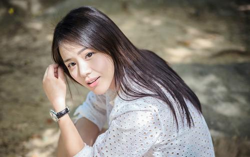 马思纯被传出国治疗抑郁症后首发文 只字不提病情