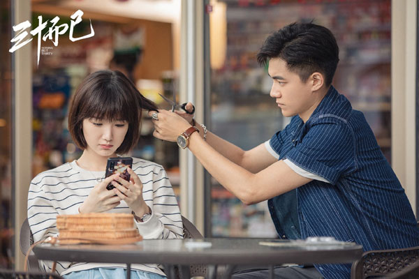 《三十而已》剧情迎来高潮热度爆棚，细节创意深入人心