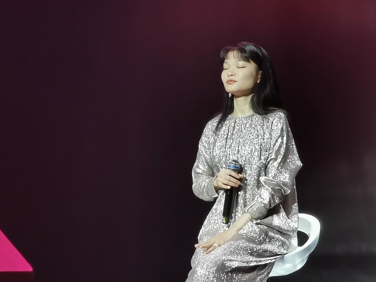  苏运莹出席咪咕大音联赛总决赛  温暖献唱原创《浓情浓意》