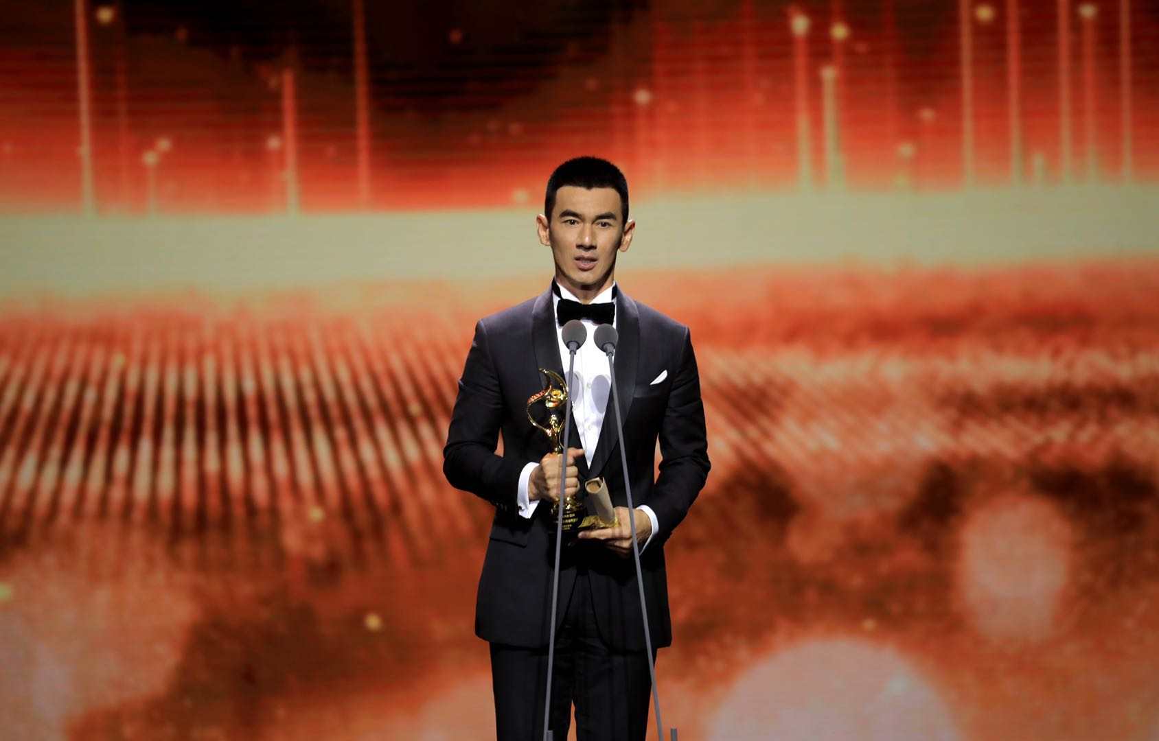  任天野凭《狙击手》荣获“年度最佳网络电影男演员