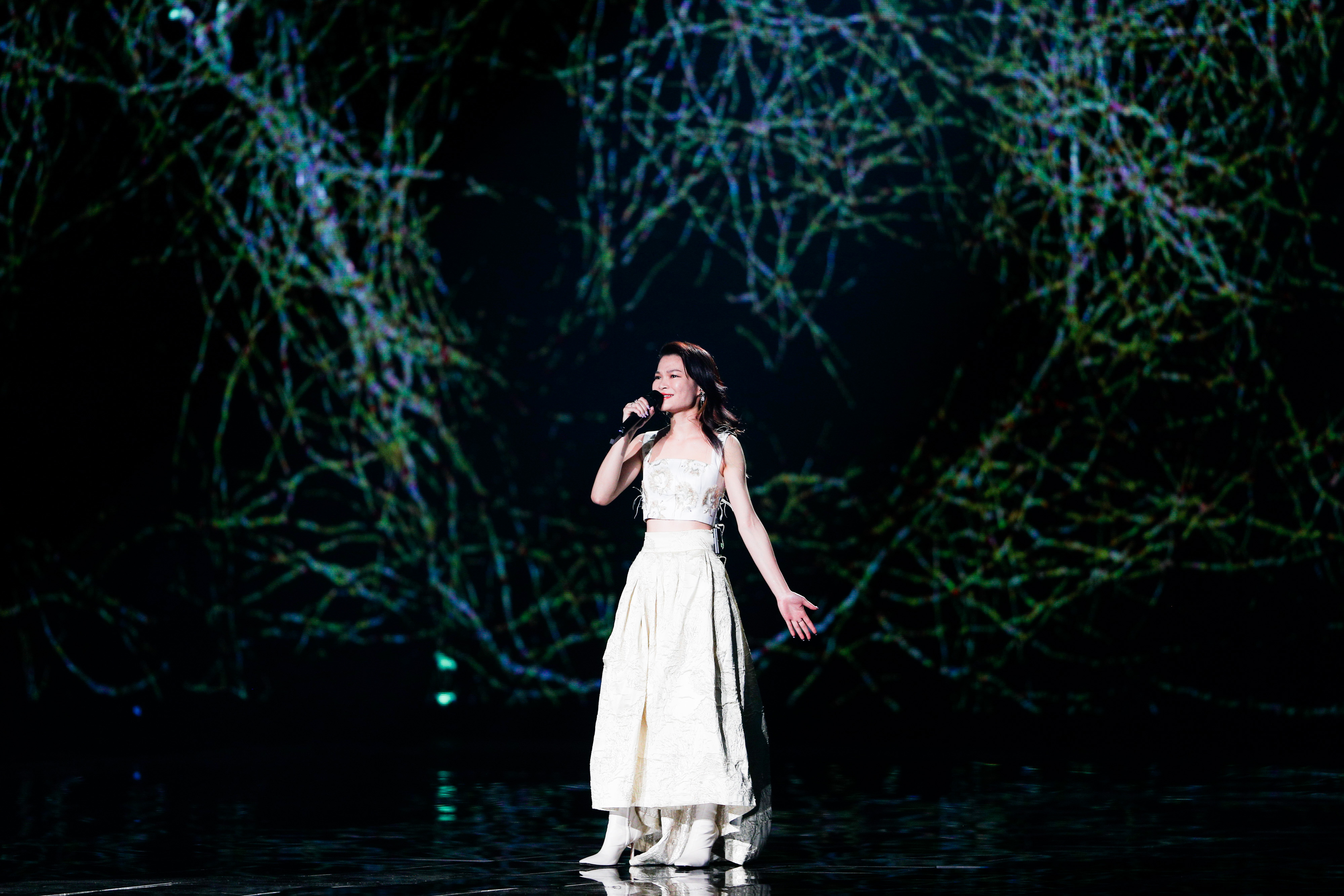 苏运莹受邀参加电商“11.11直播夜” 清凉成熟亮相再唱《野子》