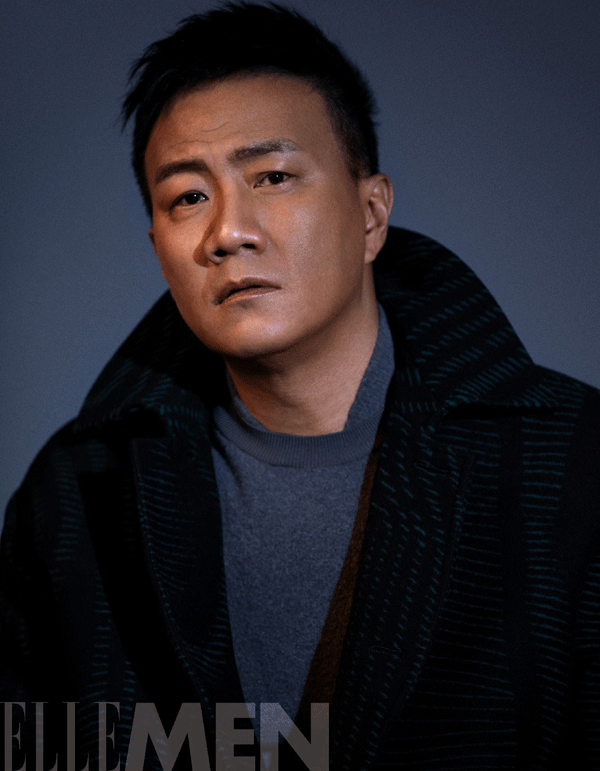 胡军登杂志年终封面  简约造型气质沉稳