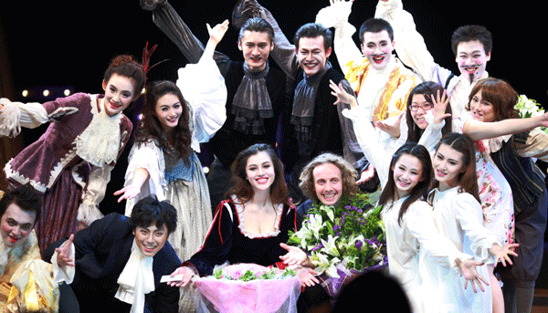 葛天分享睡前故事  声线温暖治愈备受好评