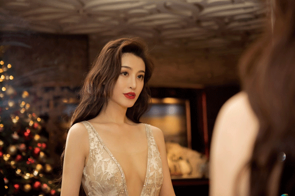 葛天出席搜狐时尚盛典  流光鱼尾长裙造型惊艳全场