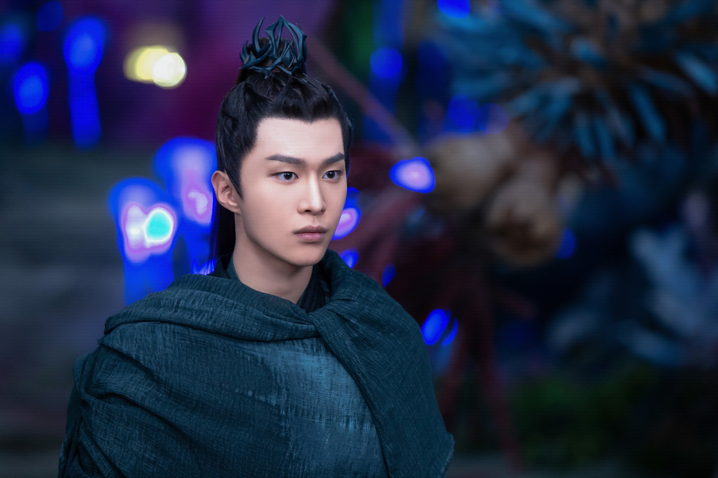 范丞丞首部作品《灵域》演绎热血少年 高燃打戏入股不亏