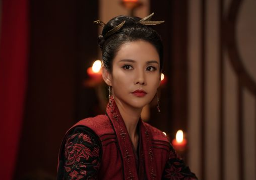 古装轻喜剧《赘婿》热播 樊昱君惊艳上线气场足