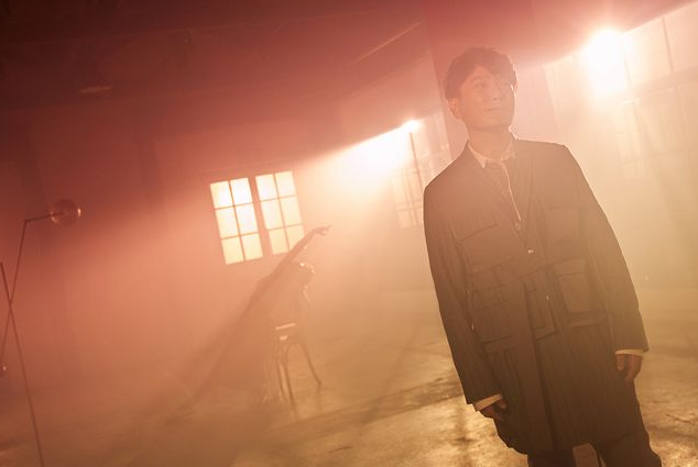 张信哲新专辑《就懂了》成绩斐然 《在不在》MV 3月26生日上线