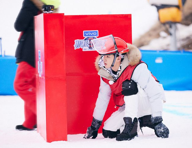 《极限挑战》第七季开播 黄明昊“1V6”上演“工具人”的逆袭