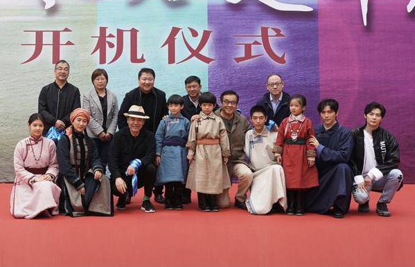 张铭恩友情出演尔冬升新戏《海的尽头是草原》获导演力赞