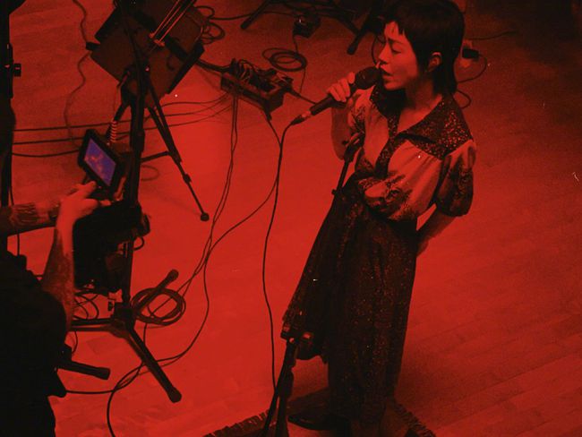 郭采洁购物袋分享成功安利 晒训练照巡演蓄势待发