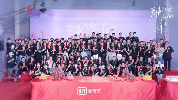 《爱情应该有的样子》今日正式开机，Angelababy赖冠霖演绎超甜年下姐弟恋