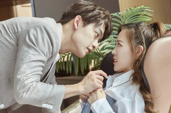 《首席总裁小辣妻》心动开机 又虐又甜 搞笑玩CP