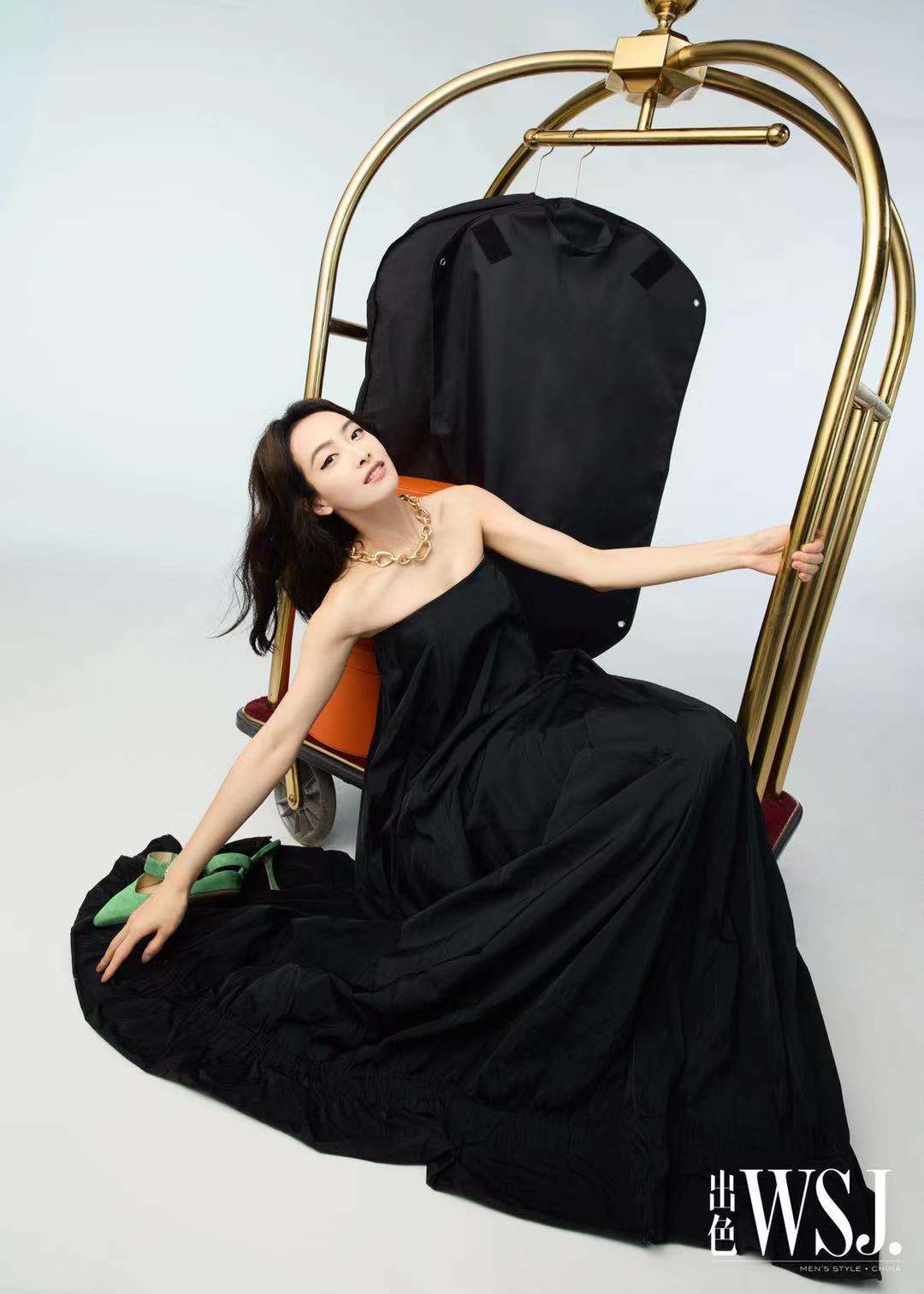 宋茜最新杂志封面故事 坚守初心传递正能量