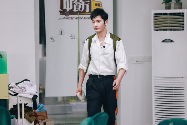 《中餐厅5》宁静恶作剧骗过众人 龚俊入股成为打工人