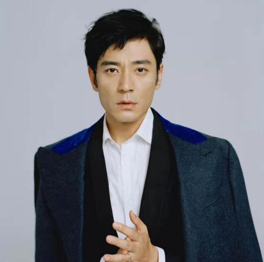 实力派硬汉李光洁发文晒美食  自称拌馅大王展示厨艺水平