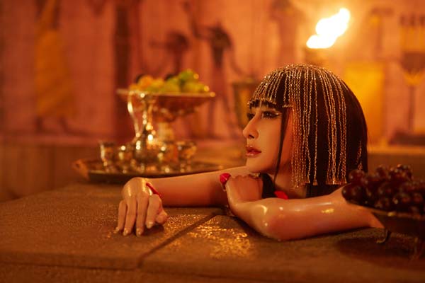 刘心艺全新单曲《纳芙蒂蒂》火辣来袭 跨界黑马化身埃及王后slay全场