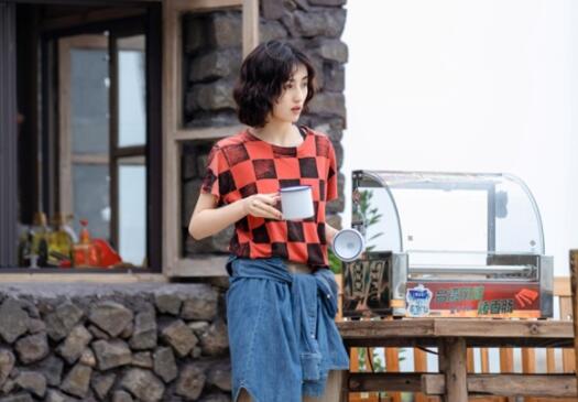 “农夫”变身“渔夫” 《向往的生活》第六季面朝大海治愈回归