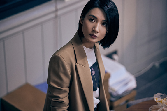 冯文娟《重生之门》更新 反差女警官苏英引争议