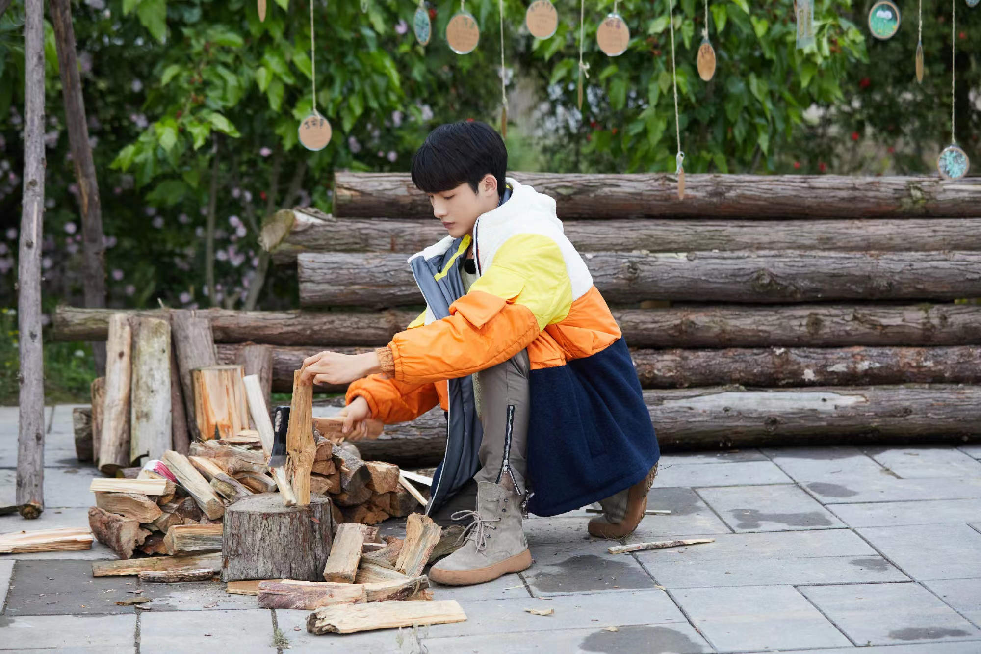 董思成《追星星的人》发现可爱之旅 化身开心果爆笑相伴