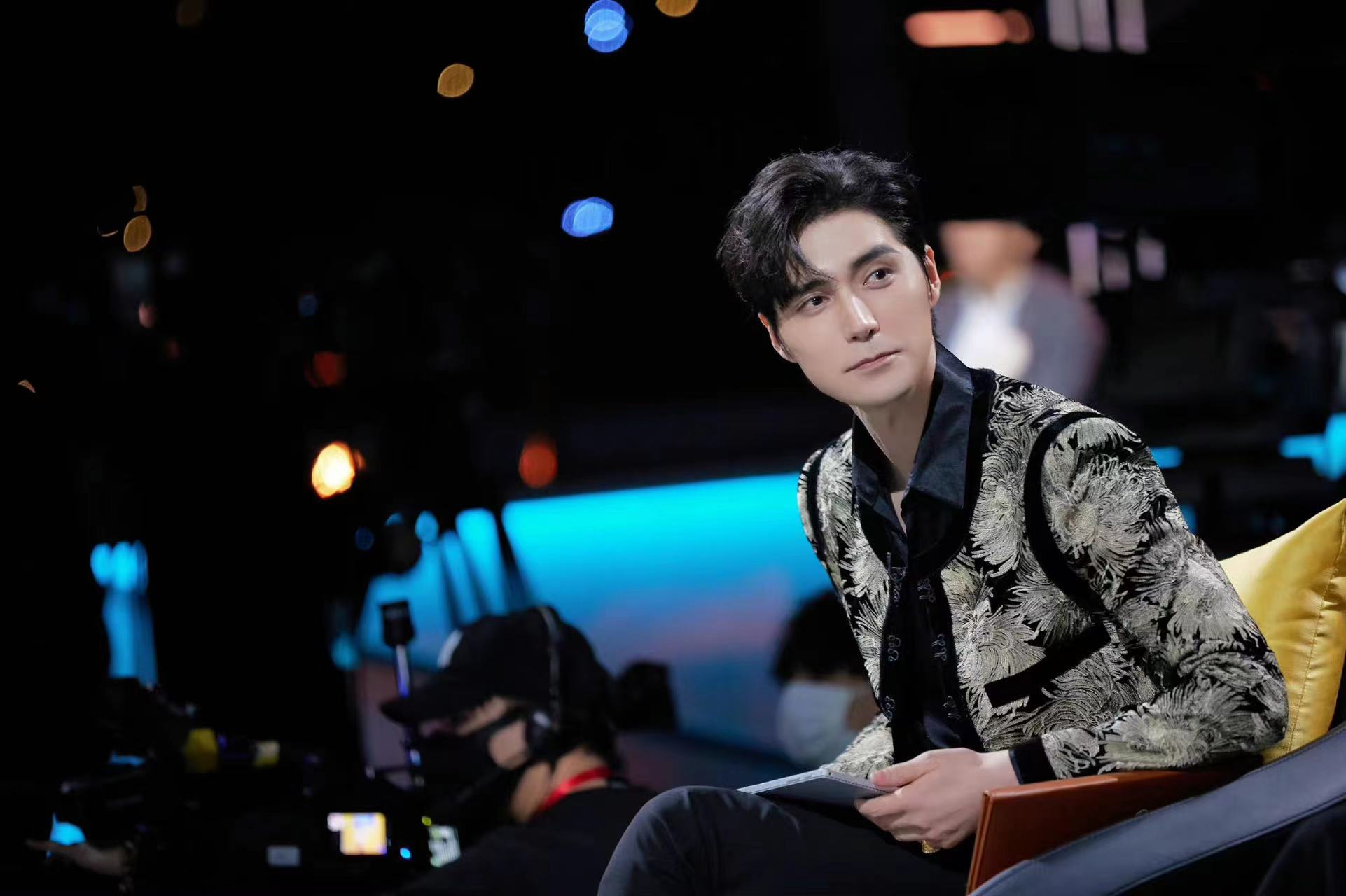 阿云嘎《爱乐之都》再现扎实音乐素养 高情商化解演员情绪获赞