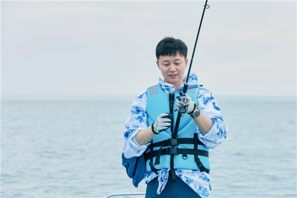 《向往6》刘震云何炅过招彰显语言艺术 黄磊刘奕君海钓笑料不断