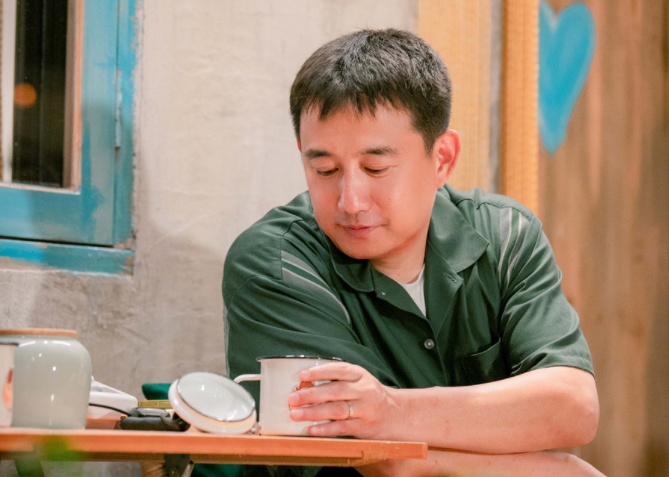 《向往6》张绍刚“拜师”张艺兴学舞 彭昱畅张子枫跳伞一波三折