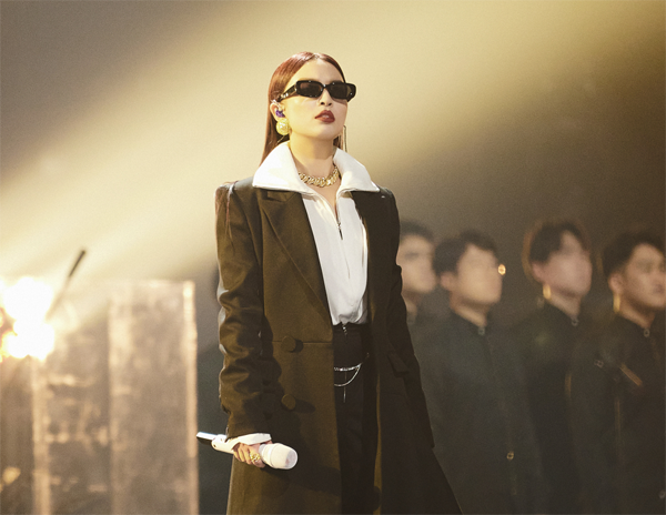 VaVa毛衍七无畏质疑 穿过荆棘至巅峰之上