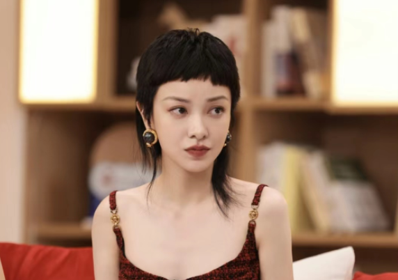 郭采洁解锁大都市荷兰版封面大片 《再见爱人2》开播分享感悟