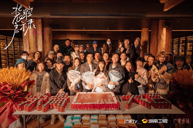 《装腔启示录》杀青 蔡文静韩东君演绎都市男女装腔指南