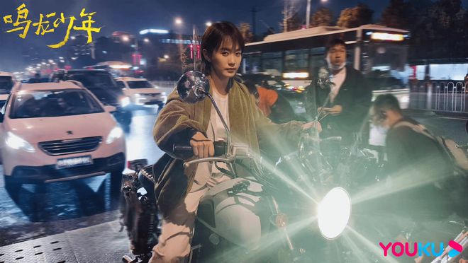 黄尧《鸣龙少年》杀青 心理老师桑夏上演炙热救赎