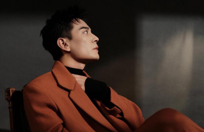 李光洁时尚大片演绎多元风格 尽显绅士成熟魅力