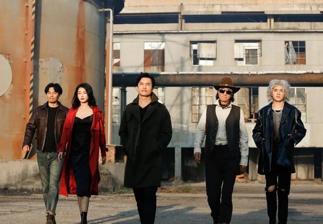 吕良伟新片《无间毒票》再现大佬风采 网友盛赞“既危险又迷人”