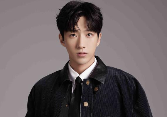 朱轩熠签约博纳旗下经纪公司 开启事业新篇章