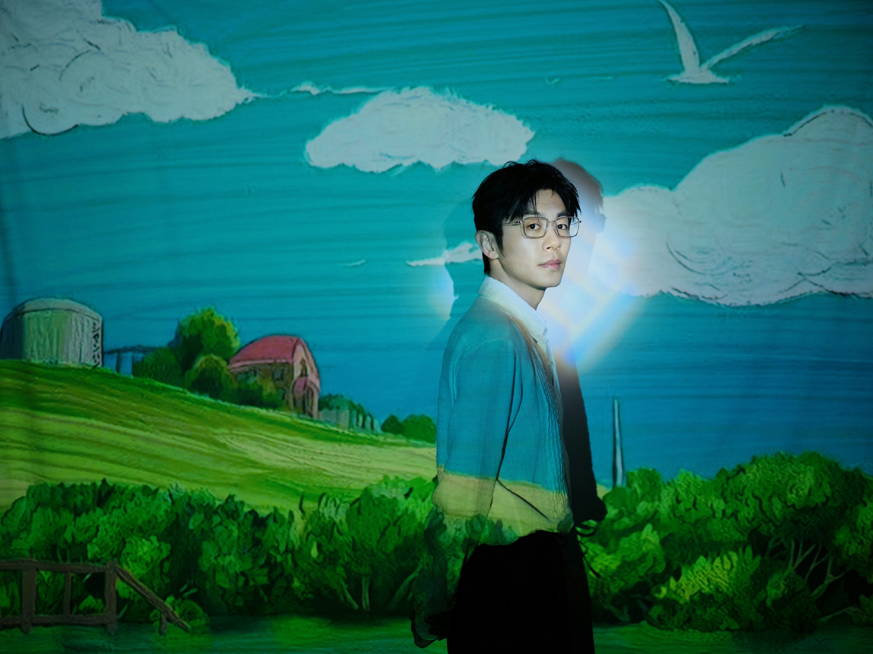 朱亚文出席宫崎骏《你想活出怎样的人生》首映礼 分饰两角被赞音色惊喜