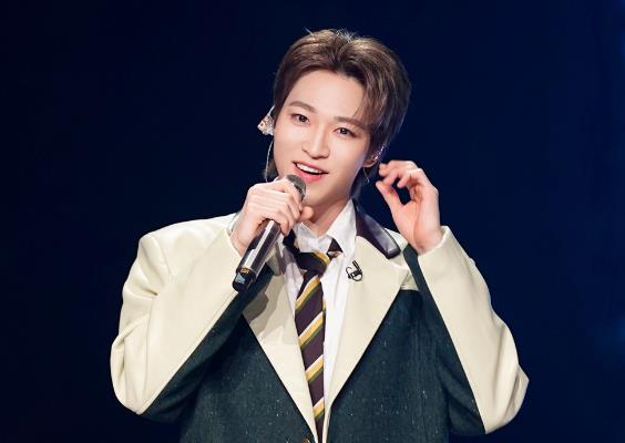 赞多首张实体专辑全解锁 《百分百歌手》全开麦舞台获好评