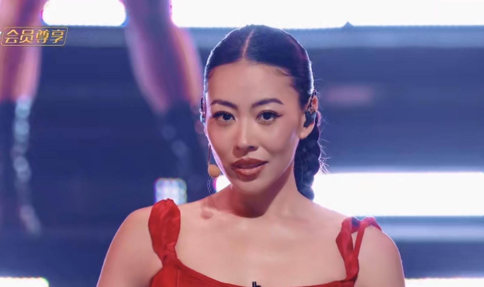 蔡诗芸《乘风2024》三公高票第一 《Bang Bang》高燃来袭