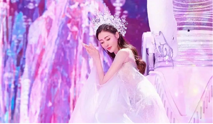 张天爱现身2020央视春晚表演舞蹈《泉》 造型好仙